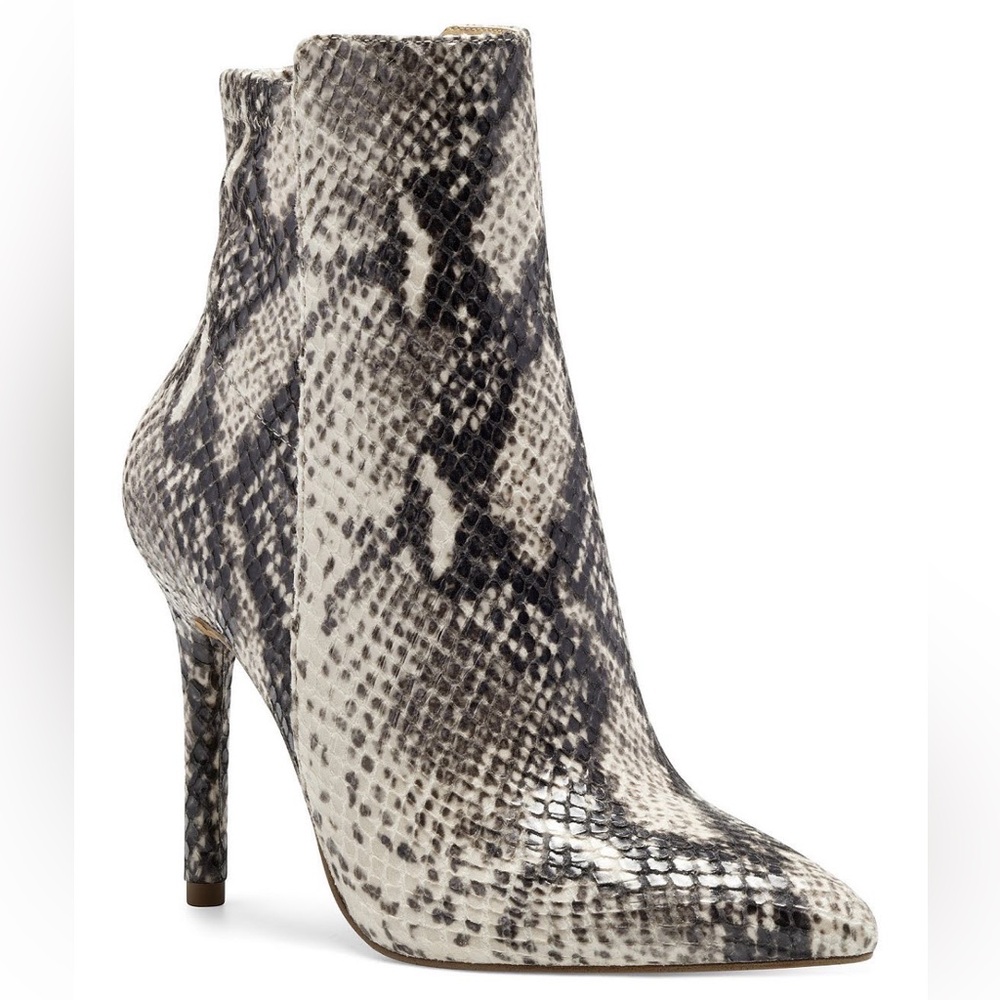 You can’t live without these NIB snake skin booties